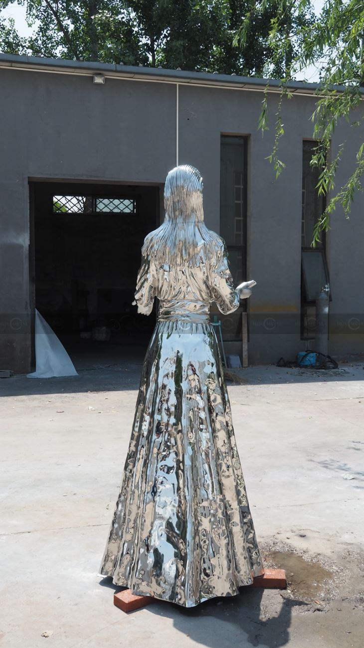 Custom-Super-mirror-stainless-steel-sculpture