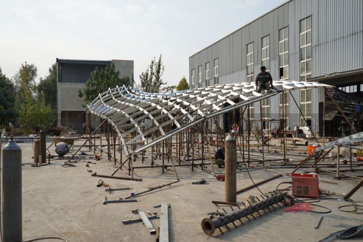 Fabrication-progress-stainless-steel-sculpture-monumental-artwork